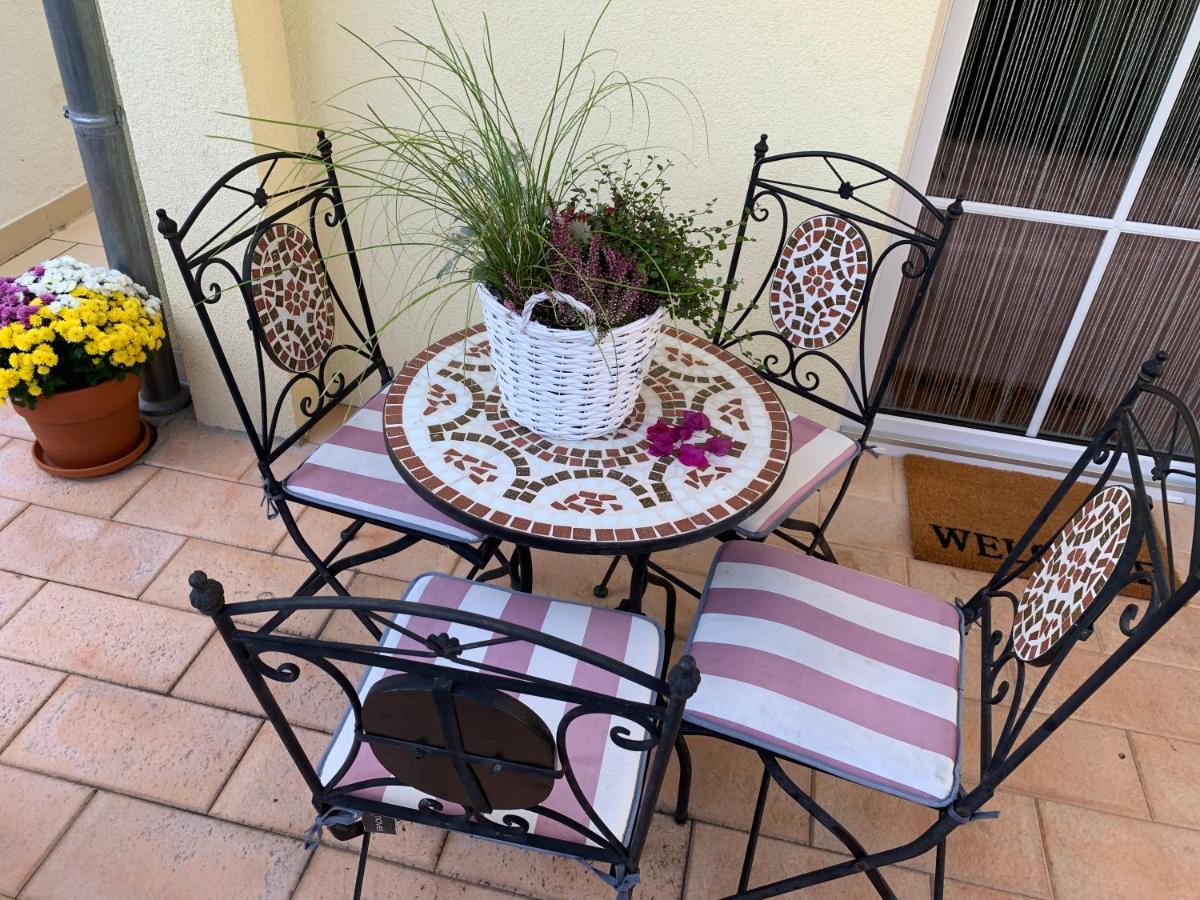 Terrassenwohnung In Estenfeld Bei Wuerzburg Экстерьер фото